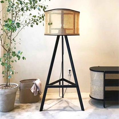 Scandinavian Ash Wood Rattan Floor Lamp: Elegant, Artistic Home Lighting