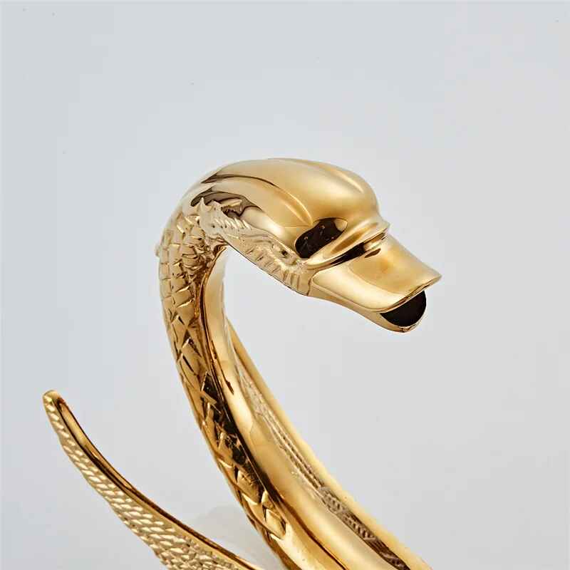 Gold Floor Stand Swan Bathtub Faucet with 360 Degree Rotation Close up