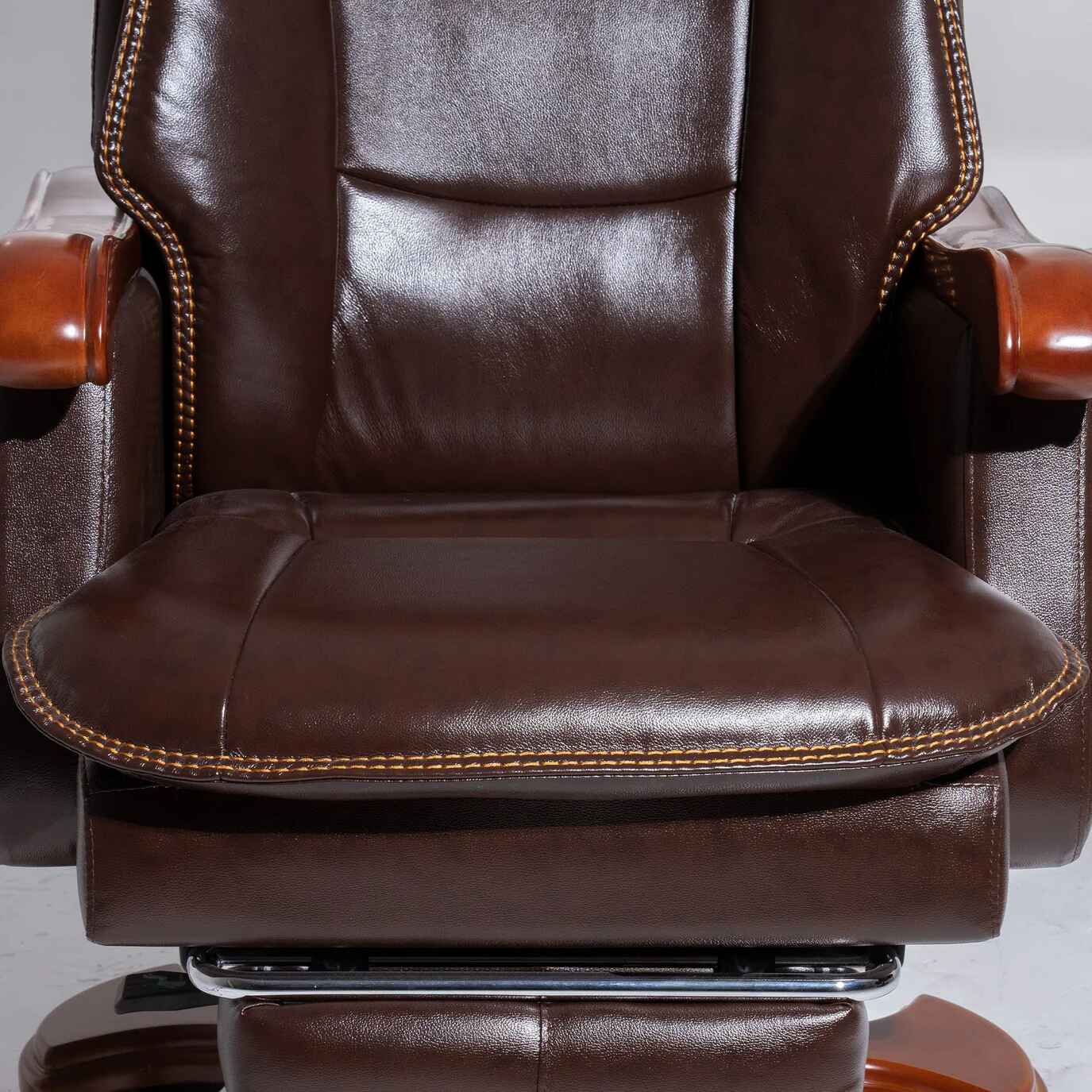 Luxury Ergonomic Swivel Office Chair with Armrests and Rollers Close up