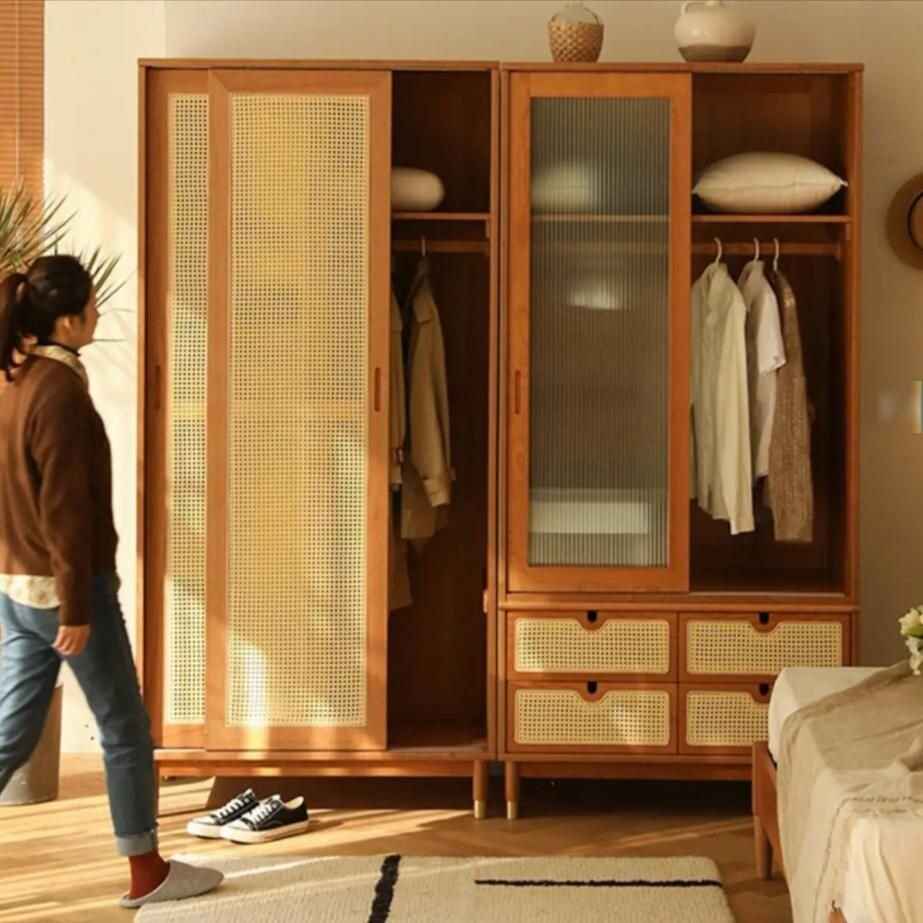 Modern Minimalist Ash Wood Wardrobe with Artistic Glass Sliding Doors in the bed room